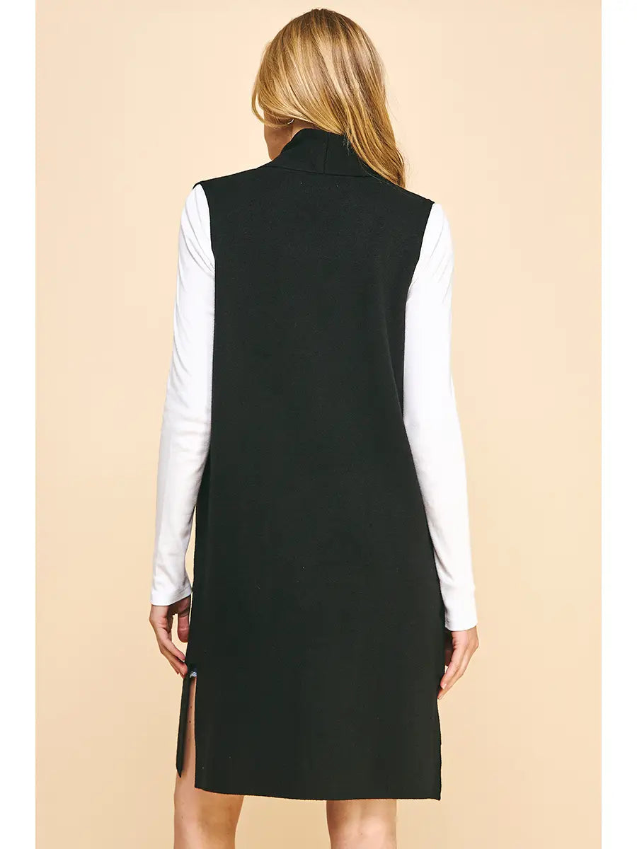 Sleeveless Knitted Cardigan in Black