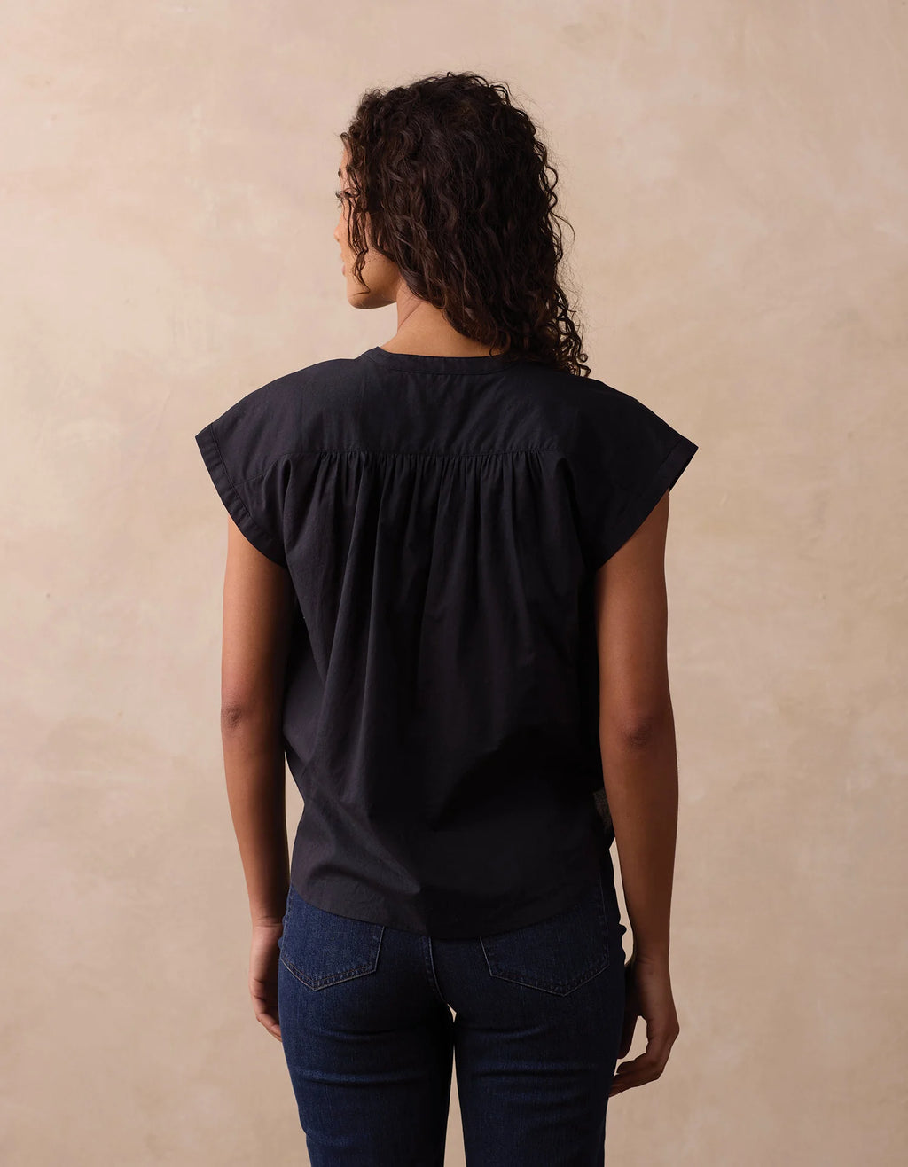 Featherweight Short Sleeve Blouse - Black